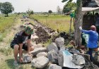 Semangat Tanpa Lelah, Satgas TMMD Gresik Bangun TPT Jalan Usaha Tani di Desa Slempit 