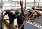 Gotong Royong TNI dan Warga Wujudkan Rumah Layak untuk Ibu Sumani